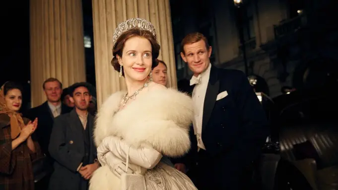 I produttori di The Crown avrebbero deciso di rendere omaggio alla defunta Regina Elisabetta II nell'ultima stagione della serie Netflix.